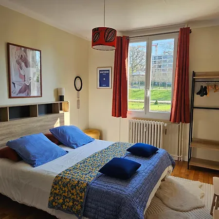 Homestay szállás La Roseraie Le Mans